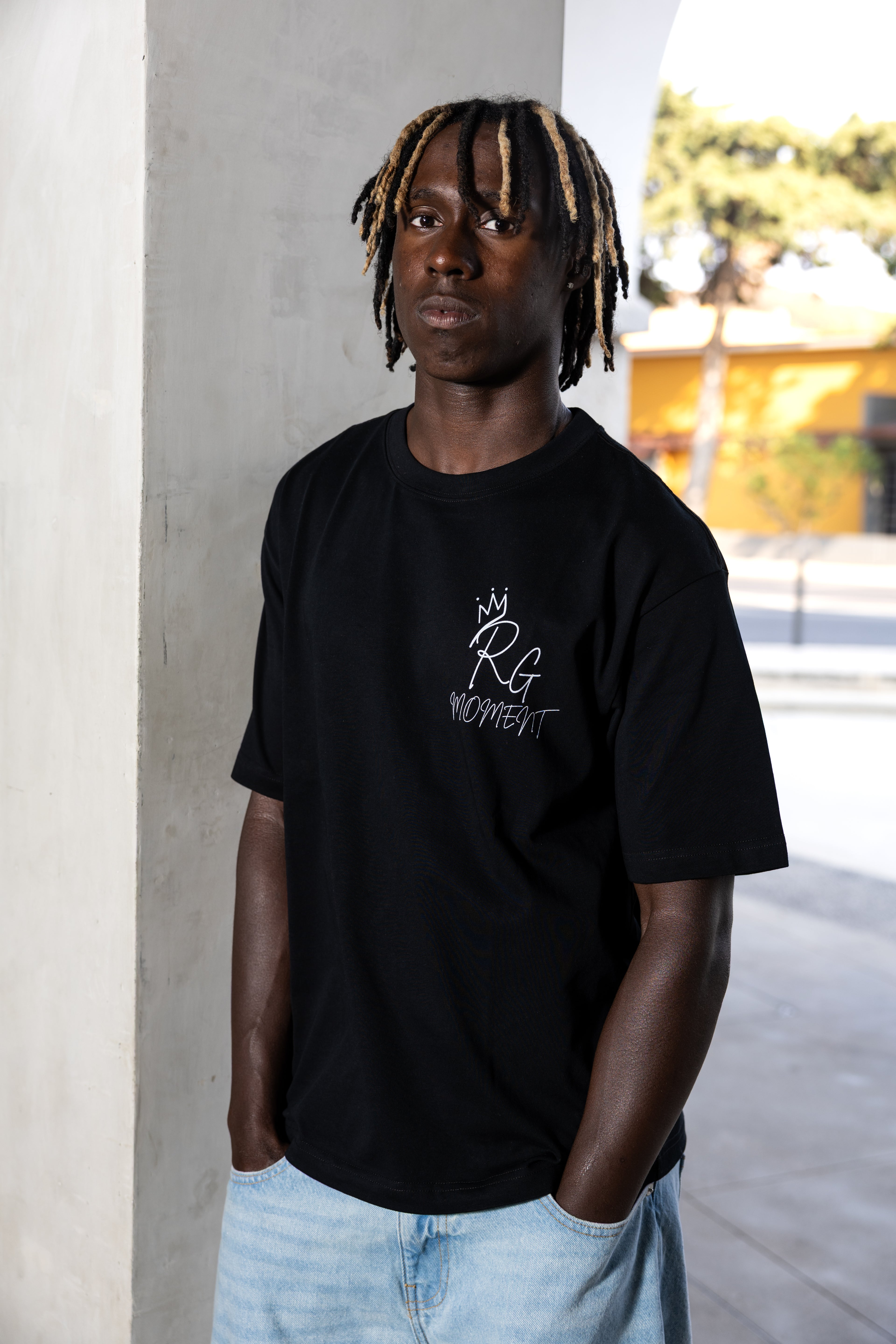T-shirt Preta Oversize - Tamanhos S e M